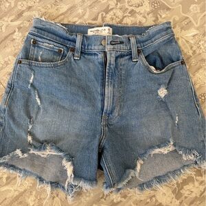 Abercrombie & Fitch High Rise 4” Mom Shorts